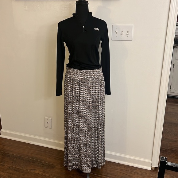 NWT Dana Buchman Long Maxi Lagenlook Viscose and Spandex Skirt, Sz. L. - Picture 2 of 8